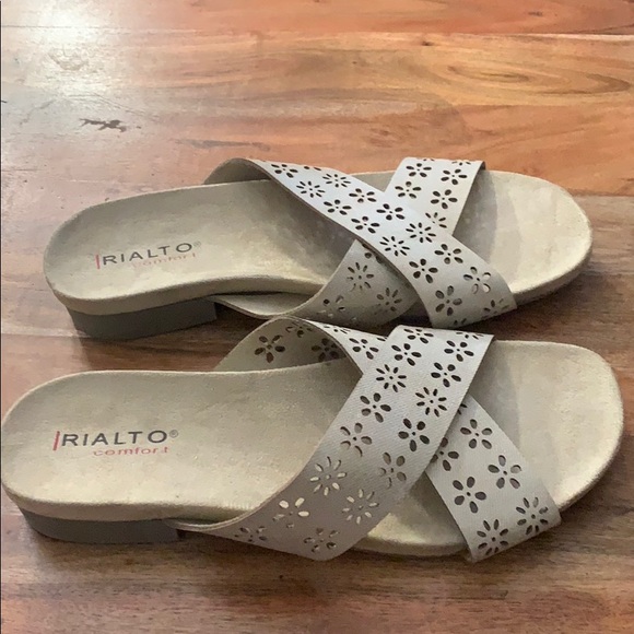 Rialto Sandals - Picture 4 of 5